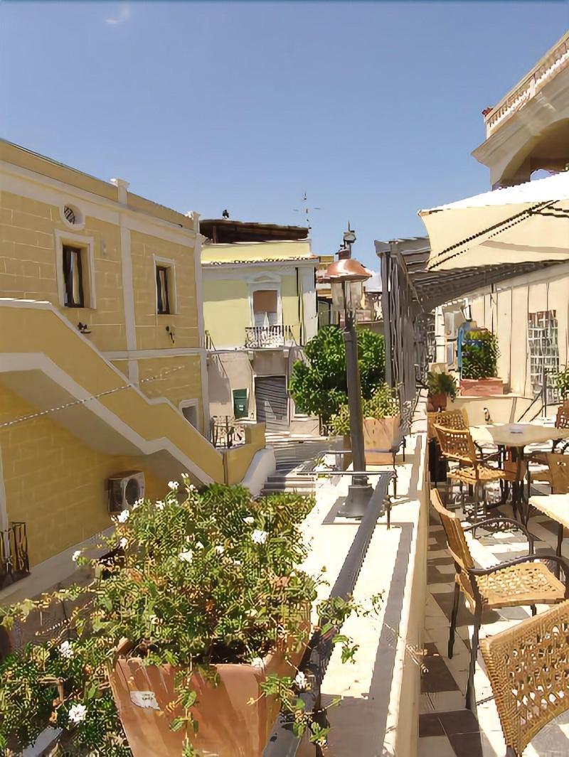 Palazzo Reginella Aparthotel Bovalino Marina Exterior photo